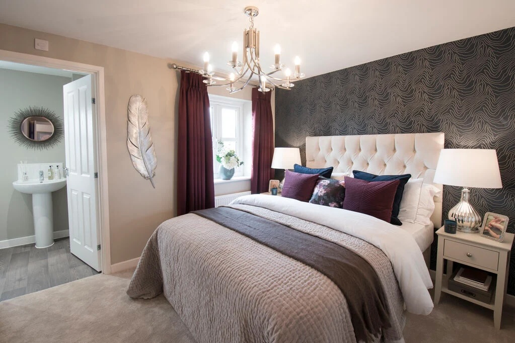The Blackthorne - Detached 3 Bed Home, en-suite bedroom